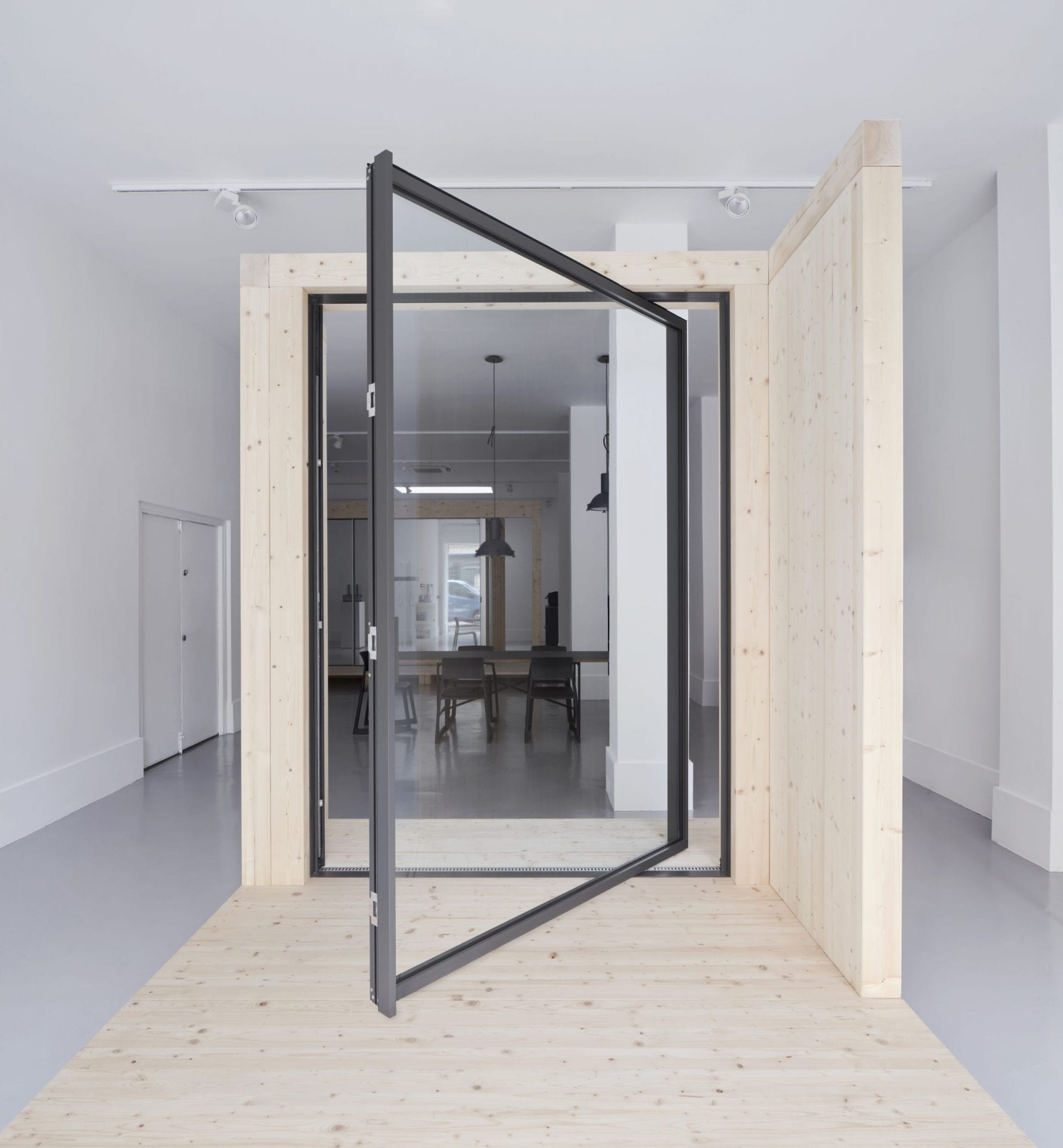 Sky-frame Opens Its First Uk Showroom In London - Onoffice - Commercial 